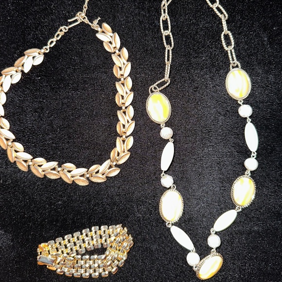 Vintage Gold-Tone Costume Jewelry Set – Bracelet, Choker & Long Necklace - Picture 1 of 15